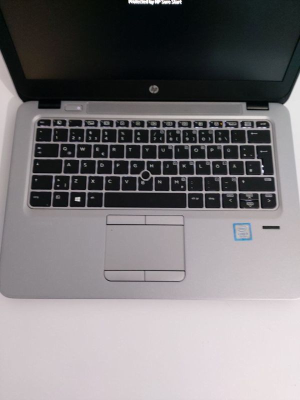 Нетбук HP EliteBook 820 G4 / 12.5" (1920x1080) IPS / Intel Core i5-7200U (2 (4) ядра по 2.5 - 3.1 GHz) / 16 GB DDR4 / 256 GB SSD / Intel HD Graphics 620 / WebCam б/в - зображення 3