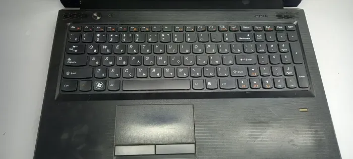 Ноутбук Lenovo B570 / 15.6" (1366x768) TN / Intel Core i3-2330M (2 (4) ядра по 2.2 GHz) / 8 GB DDR3 / 1000 GB HDD / nVidia GeForce 410M, 1 GB DDR3, 64-bit / WebCam б/в - зображення 3