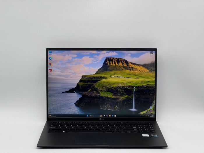 Ультрабук LG Gram 16Z90Q / 16" (2560x1600) IPS / Intel Core i7-1260P (12 (16) ядер по 3.4 - 4.7 GHz) / 16 GB DDR5 / 480 GB SSD / Intel Iris Xe Graphics / WebCam б/в - зображення 2