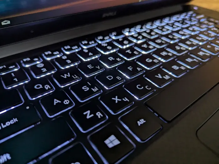 Мобільна робоча станція Dell Precision 5520 / 15.6" (1920x1080) IPS / Intel Core i7-6820HQ (4 (8) ядра по 2.7 - 3.6 GHz) / 16 GB DDR4 / 512 GB SSD / nVidia Quadro M1200, 4 GB GDDR5, 256-bit / HDMI / Windows 10б/в - зображення 6