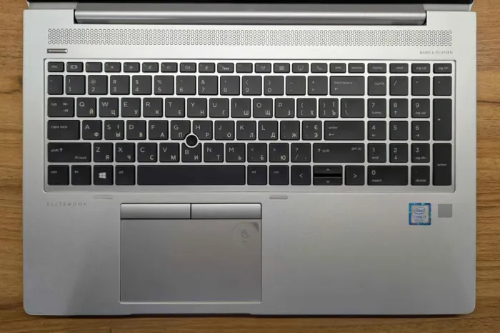 Ультрабук HP EliteBook 850 G5 / 15.6" (1920x1080) IPS / Intel Core i7-8550U (4 (8) ядра по 1.8 - 4.0 GHz) / 16 GB DDR4 / 512 GB SSD / Intel UHD Graphics 620 / WebCam / Fingerprint / Windows 10 б/в - зображення 3