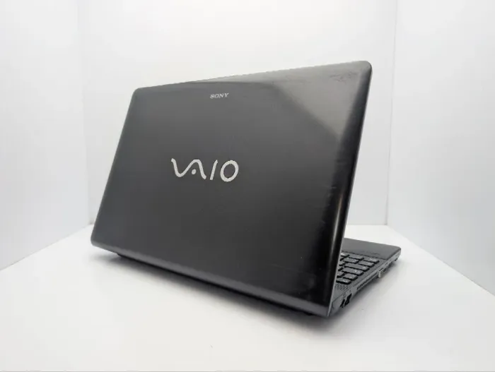 Ноутбук Sony VPC-EB4L1E / 15.6" (1366x768) TN / Intel Core i3-380M (2 ядра по 2.5 GHz) / 6 GB DDR3 / 750 GB HDD / Intel HD Graphics / WebCam / DVD-ROM б/в - зображення 8