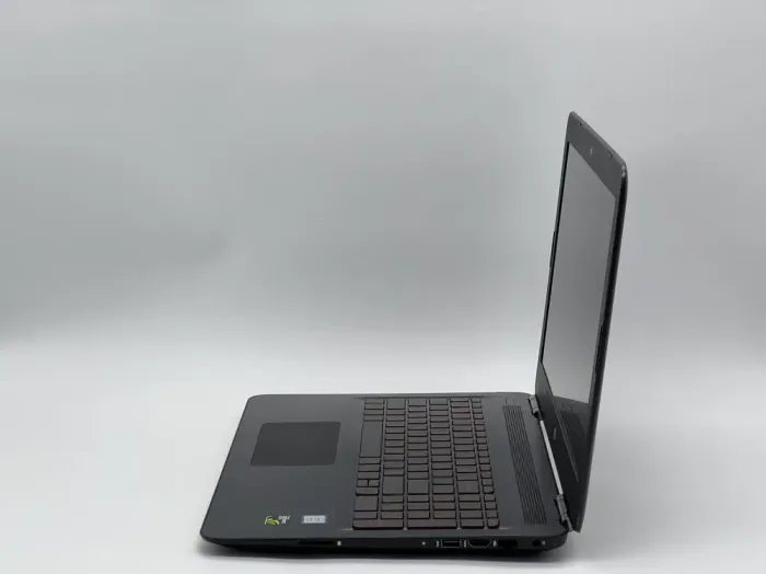 Ігровий ноутбук HP Omen 15-ax210nr / 15.6" (1920x1080) IPS / Intel Core i7-7700HQ (4 (8) ядра по 2.8 - 3.8 GHz) / 16 GB DDR4 / 240 GB SSD / nVidia GeForce GTX 1050 Ti, 4 GB GDDR5, 128-bit / WebCam б/в - зображення 4