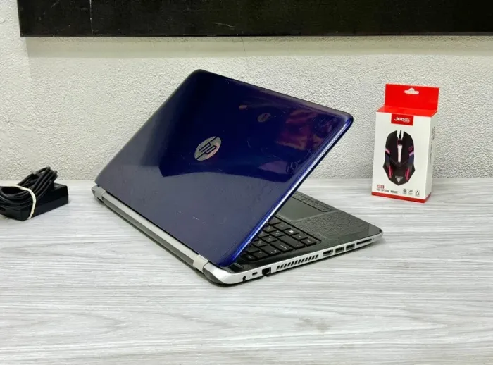 Ноутбук HP Pavilion 15-n032se / 15.6" (1366x768) TN / AMD A4-5000 (4 ядра по 1.5 GHz) / 8 GB DDR3 / 128 GB SSD / AMD Radeon HD 8330 Graphics / WebCam / Win 10 Home б/в - зображення 5