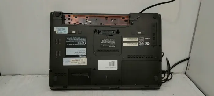 Ноутбук Toshiba Tecra M11 / 14" TN / Intel Core i3-370M (2(4) ядра по 2.4GHz) / 4GB DDR3 / 128GB SSD / HD Graphics / WebCam б/в - зображення 7