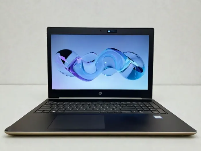 Ноутбук Б-клас HP ProBook 450 G5 / 15.6" (1366x768) TN / Intel Core i3-7100U (2 (4) ядра по 2.4 GHz) / 4 GB DDR4 / 256 GB SSD / Intel HD Graphics 620 / WebCam б/в - зображення 2