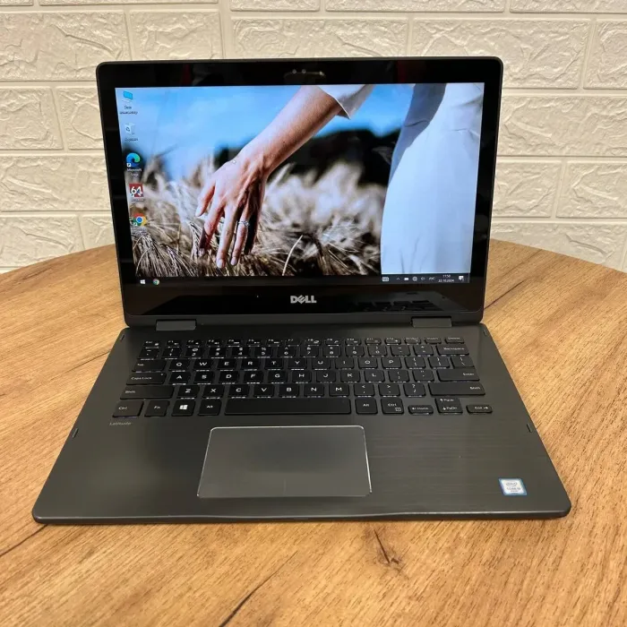 Ультрабук-трансформер Б-клас Dell Latitude 3379 / 13.3" (1920x1080) IPS Touch / Intel Core i5-6300U (2 (4) ядра по 2.4 - 3.0 GHz) / 8 GB DDR4 / 256 GB SSD / Intel HD Graphics 520 / WebCam б/в - зображення 2