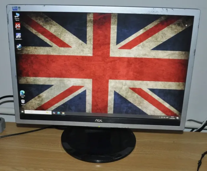 Монітор Б-клас AOC 2219P2 / 22" (1680x1050) TN / VGA, DVI / Вбудовані колонки 2x 1W / VESA 100x100 + Кабелі (VGA або DVI на вибір) та кабель живлення б/в - зображення 2