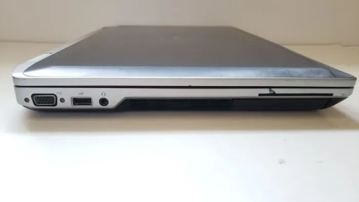 Ноутбук Dell Latitude E6520 / 15.6" (1366x768) TN / Intel Core i7-2620M (2 (4) ядра по 2.7 - 3.4 GHz) / 8 GB DDR3 / 256 GB SSD / nVidia NVS 4200M, 512 MB DDR3, 64-bit / WebCam б/в - зображення 4