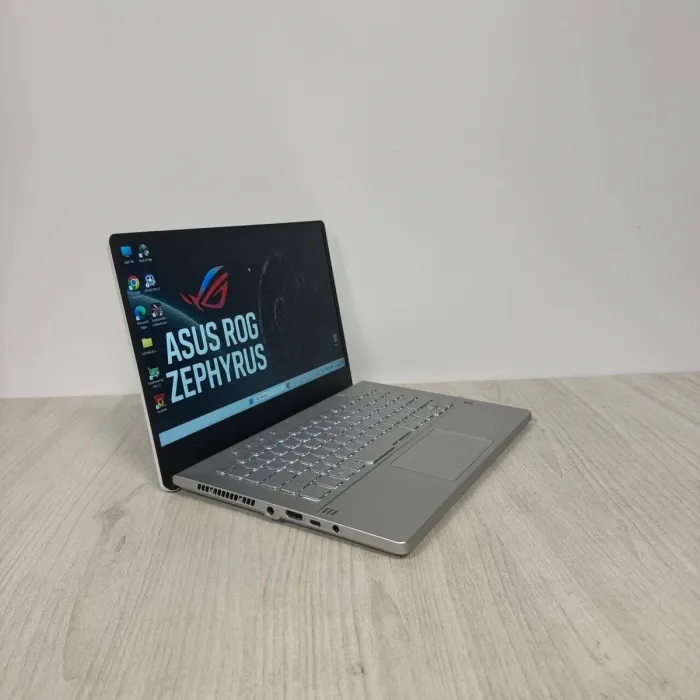 Ігровий ультрабук Asus ROG Zephyrus G14 GA401QM / 14" (1920x1080) IPS / AMD Ryzen 9 5900HS (8 (16) ядер по 3.0 - 4.6 GHz) / 16 GB DDR4 / 512 GB SSD / nVidia GeForce RTX 3060, 6 GB GDDR6, 192-bit б/в - зображення 4