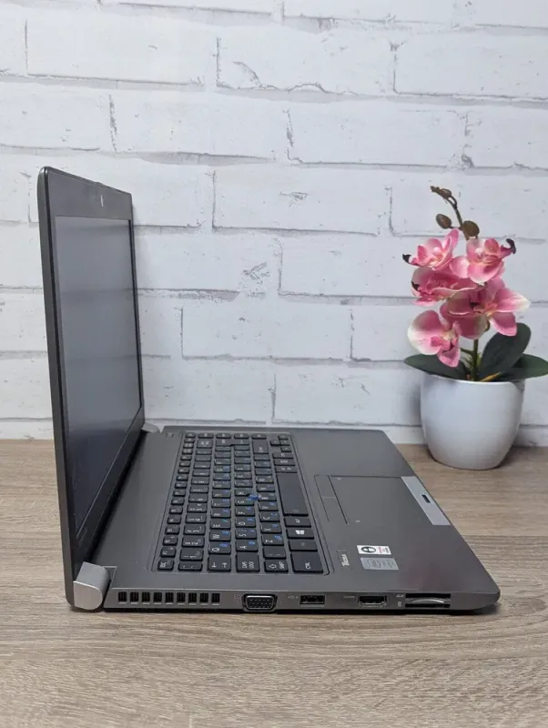 Ноутбук Б-клас Toshiba Tecra Z40-A-187 / 14" (1366x768) TN / Intel Core i5-4310U (2 (4) ядра по 2.0 - 3.0 GHz) / 8 GB DDR3 / 128 GB SSD / Intel HD Graphics 4400 / WebCam / HDMI б/в - зображення 5