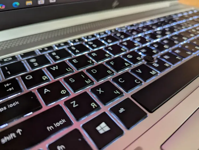 Ультрабук HP EliteBook 850 G5 / 15.6" (1920x1080) IPS / Intel Core i7-7600U (2 (4) ядра по 2.8 - 3.9 GHz) / 16 GB DDR4 / 512 GB SSD / Intel HD Graphics 620 / WebCam / TouchID / Windows 10 б/в - зображення 6