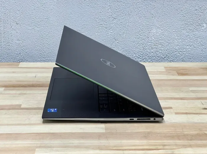 Мобільна робоча станція Dell Precision 5560 / 15.6" (3840x2400) IPS Touch / Intel Core i7-11850H (8 (16) ядер по 2.5 - 4.8 GHz) / 32 GB DDR4 / 512 GB SSD / nVidia Quadro T1200, 4 GB GDDR6, 128-bit / WebCam / Win 11 Pro б/в - зображення 6