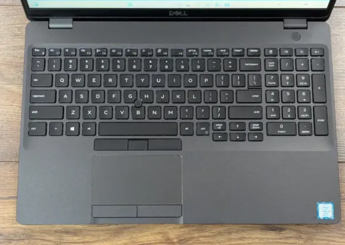 Ультрабук Dell Precision 3540 / 15.6" (1366x768) TN / Intel Core i5-8365U (4 (8) ядра по 1.6 - 4.1 GHz) / 8 GB DDR4 / 256 GB SSD / Intel UHD Graphics / WebCam б/в - зображення 3