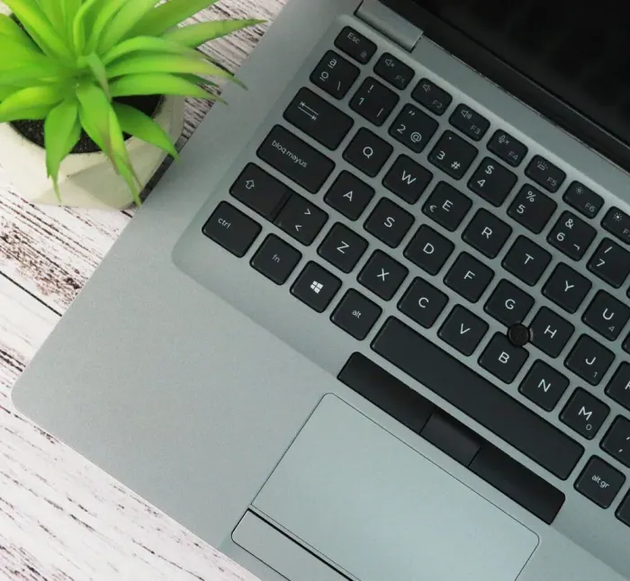 Ультрабук Dell Latitude 5410 / 14" (1920x1080) IPS Touch / Intel Core i5-10310U (4 (8) ядра по 1.7 - 4.4 GHz) / 8 GB DDR4 / 512 GB SSD M.2 / Intel UHD Graphics / WebCam б/в - зображення 7