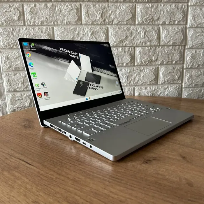 Ігровий ультрабук Asus ROG Zephyrus G14 GA401QM White / 14" (1920x1080) IPS / AMD Ryzen 9 5900HS (8 (16) ядер по 3.0 - 4.6 GHz) / 16 GB DDR4 / 1000 GB SSD / nVidia GeForce RTX 3060, 6 GB GDDR6, 192-bit б/в - зображення 4