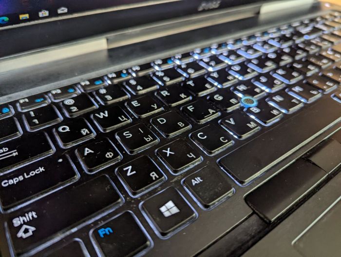 Мобільна робоча станція Б-клас Dell Precision 7720 / 17.3" (1920x1080) IPS / Intel Core i7-6820HQ (4 (8) ядра по 2.7 - 3.6 GHz) / 32 GB DDR4 / 1000 GB SSD / nVidia Quadro P3000, 6 GB GDDR5, 192-bit / WebCam / Windows 10 б/в - зображення 6