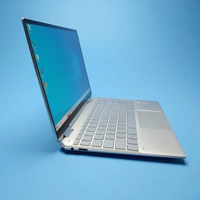 Ультрабук-трансформер HP Spectre x360 - 13-aw0003dx / 13.3" (3840x2160) IPS Touch / Intel Core i5-1035G4 (4 (8) ядра по 1.1 - 3.7 GHz) / 8 GB DDR4 / 256 GB SSD / Intel Iris Plus Graphics / WebCam / Win 10 Home б/в - зображення 4