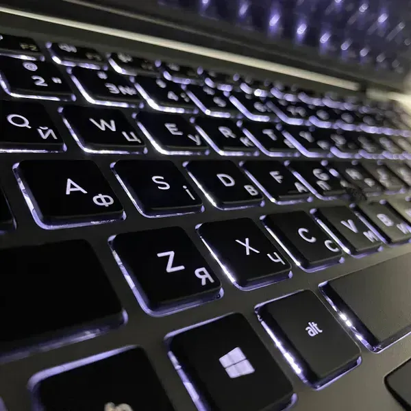 Ультрабук Dell Latitude 5410 / 14" (1920x1080) IPS / Intel Core i5-10310U (4 (8) ядра по 1.7 - 4.4 GHz) / 16 GB DDR4 / 256 GB SSD / Intel UHD Graphics / WebCam / SIM б/в - зображення 6