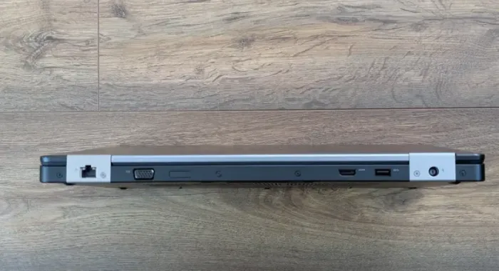 Ноутбук Dell Latitude E5570 / 15.6" (1366x768) TN / Intel Core i5-6300U (2 (4) ядра по 2.4 - 3.0 GHz) / 8 GB DDR4 / 128 GB SSD / Intel HD Graphics 520 / WebCam / Windows 11 б/в - зображення 6