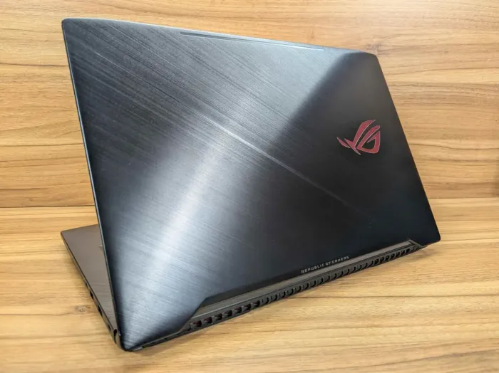 Ігровий ноутбук Asus Strix GL703VM / 17,3" (1920x1080) IPS / Intel Core i7-7700HQ (4 (8) ядра по 2,8 - 3,8 ГГц) / 16 ГБ DDR4 / 512 ГБ SSD / nVidia GeForce GTX 1060, 6 ГБ GDDR5, 192-біт / Веб-камера / Windows 10 б/в - зображення 8