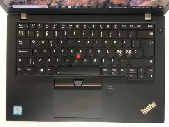 Ультрабук Б-клас Lenovo ThinkPad T470s / 14" (1920x1080) IPS / Intel Core i5-6300U (2 (4) ядра по 2.4 - 3.0 GHz) / 8 GB DDR4 / 256 GB SSD / Intel HD Graphics 520 / WebCam / Win 10 Pro / Два АКБ б/в - зображення 8
