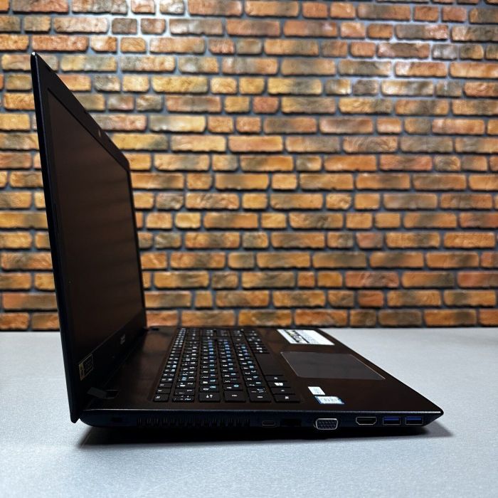 Ноутбук Acer Aspire E5-575-5262 / 15.6" (1920x1080) TN / Intel Core i5-6267U (2 (4) ядра по 2.9 - 3.3 GHz) / 8 GB DDR4 / 240 GB SSD / Intel Iris Graphics 550 / WebCam / DVD-ROM б/в - зображення 4