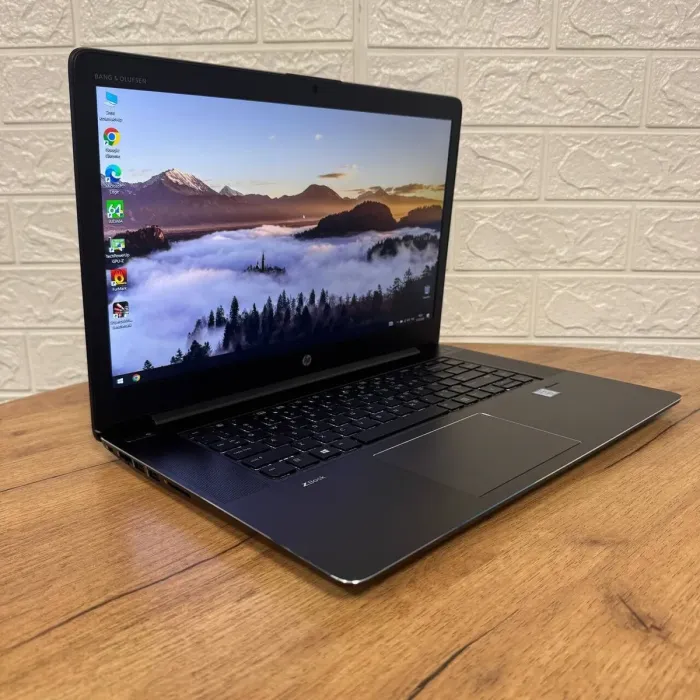 Мобільна робоча станція HP ZBook Studio G3 / 15.6" (1920x1080) IPS / Intel Core i7-6700HQ (4 (8) ядра по 2.6 - 3.5 GHz) / 16 GB DDR4 / 512 GB SSD / nVidia Quadro M1000M, 2 GB DDR5, 128-bit / WebCam б/в - зображення 4