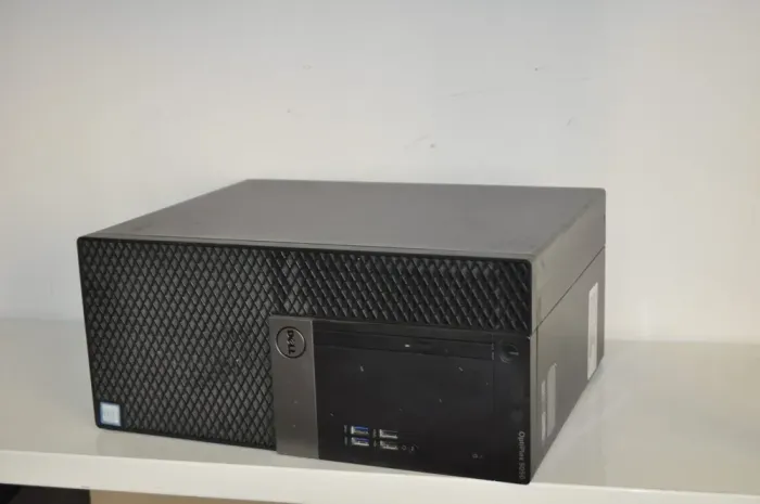 Комп'ютер Dell OptiPlex 5050 Tower / Intel Core i5-6500 (4 ядра по 3.2 - 3.6 GHz) / 16 GB DDR4 / 240 GB SSD / Intel HD Graphics 530 / DVD-ROM / Windows 11 Pro б/в - зображення 3