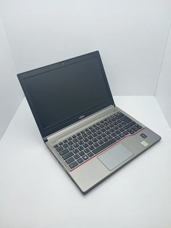 Ноутбук Fujitsu LifeBook E734 / 13.3" (1366x768) TN / Intel Core i5-4300M (2 (4) ядра по 2.6 - 3.3 GHz) / 8 GB DDR3 / 120 GB SDD / Intel HD Graphics 4600 / WebCam б/в - зображення 5