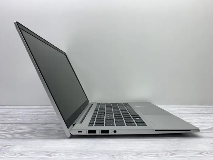 Ультрабук Б-клас HP EliteBook 830 G8 / 13.3" (1920x1080) IPS / Intel Core i5-1145G7 (4 (8) ядра по 2.6 - 4.4 GHz) / 16 GB DDR4 / 512 GB SSD / Intel Iris X Graphics / WebCam б/в - зображення 6