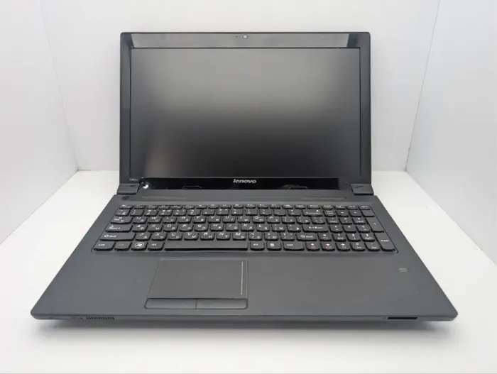 Ноутбук Lenovo IdeaPad V580c / 15,6" (1366x768) TN / Intel Pentium B960 (2 ядра по 2,2 ГГц) / 8 ГБ DDR3 / 500 ГБ HDD / nVidia GeForce 610, 1 ГБ GDDR3, 64-біт / WebCam / DVD-ROM / АКБ не тримає б/в - зображення 3