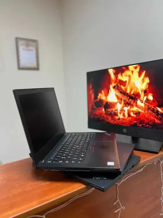 Ультрабук Lenovo ThinkPad T480 / 14" (1920x1080) IPS / Intel Core i5-7200U (2 (4) ядра по 2.5 - 3.1 GHz) / 16 GB DDR4 / 512 GB SSD / Intel UHD Graphics 620 / WebCam / Windows 10 б/в - зображення 3