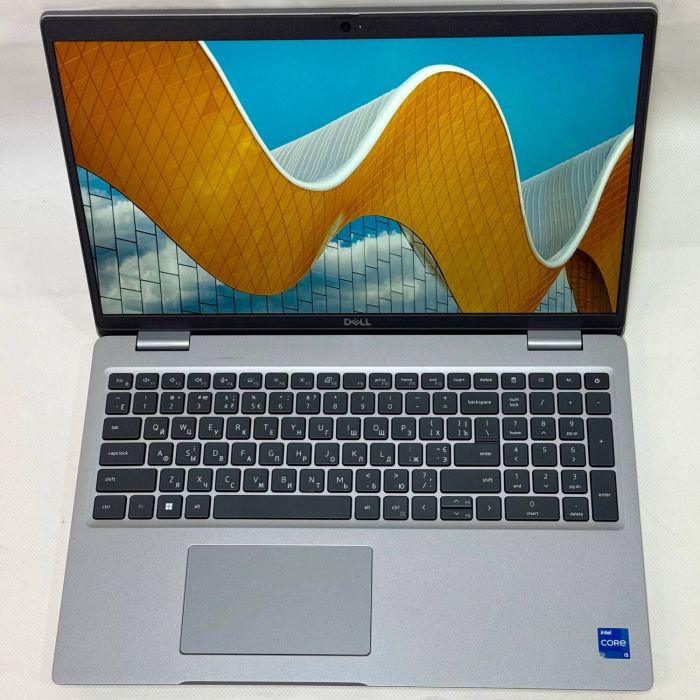 Ноутбук Dell Latitude 5530 / 15.6" (1920x1080) IPS / Intel Core i5-1235U (10 (12) ядер по 1.3 - 4.4 GHz) / 16 GB DDR4 / 512 GB SSD / Intel Iris Xe Graphics / WebCam / LTE / Windows 11 Pro б/в - изображение 3