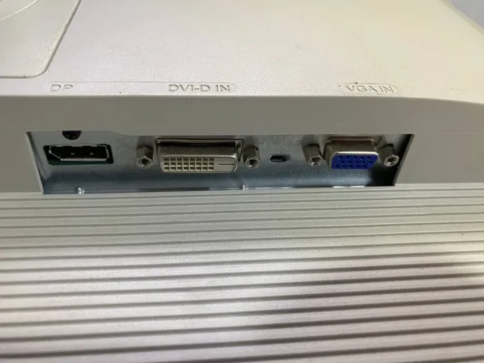 Комплект ПК: комп'ютер Fujitsu Esprimo P558 E85 Tower / Intel Core i3-8100 (4 ядра по 3.6 GHz) / 8 GB DDR4 / 128 GB SSD + 500 GB HDD / Intel UHD Graphics 630 + Монітор Б-клас Acer B246HL / 24" (1920x1080) TN + Клавіатура, мишка, кабелі б/в - зображення 4