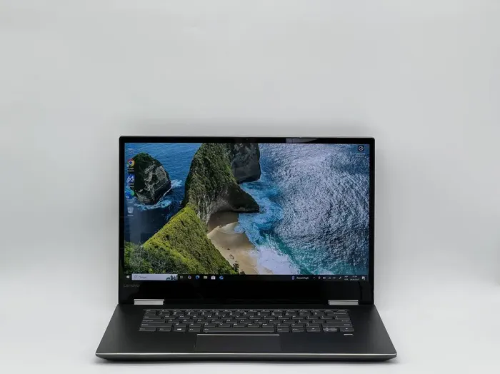 Ігровий ноутбук-трансформер Lenovo Yoga 720-15IKB / 15.6" (3840x2160) IPS Touch / Intel Core i7-7700HQ (4 (8) ядра по 2.8 - 3.8 GHz) / 16 GB DDR4 / 480 GB SSD / nVidia GeForce GTX 1050, 2 GB GDDR5, 128-bit / WebCam б/в - зображення 2