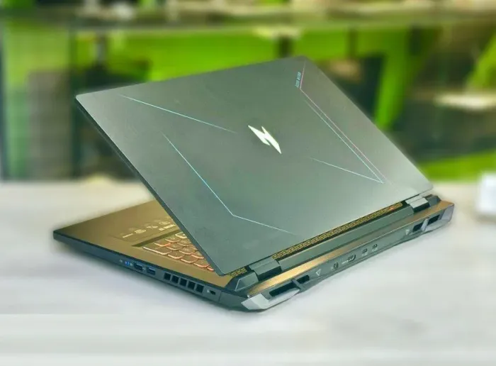 Ігровий ноутбук Acer Nitro 17 AN17-41 / 17.3" (2560x1440) IPS / AMD Ryzen 7 7840HS (8 (16) ядер по 3.8 - 5.1 GHz) / 16 GB DDR5 / 512 GB SSD M.2 / nVidia GeForce RTX 4060, 8 GB GDDR6, 128-bit / WebCam / Win 11 Home б/в - зображення 6
