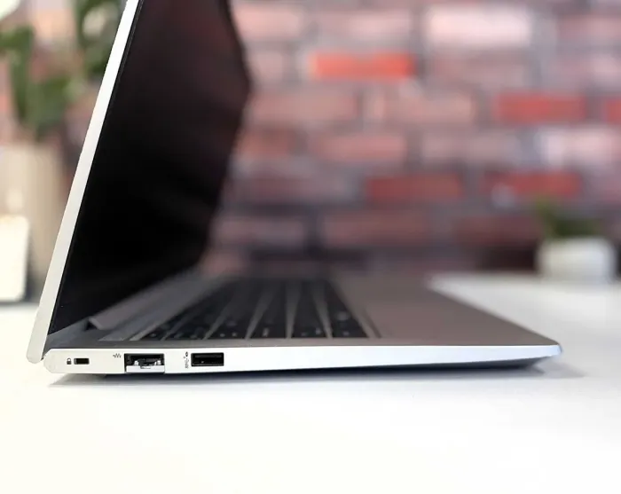 Ультрабук HP ProBook 440 G8 / 14" (1920x1080) IPS / Intel Core i3-1115G4 (4 (8) ядра по 4.1 GHz) / 8 GB DDR4 / 256 GB SSD / Intel UHD Graphics / WebCam б/в - зображення 3