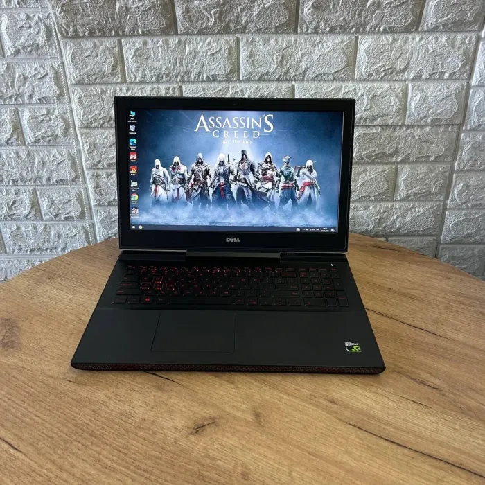 Ігровий ноутбук Dell Inspiron 15 Gaming 7567 / 15.6" (1920x1080) IPS / Intel Core i5-7300HQ (4 ядра по 2.5 - 3.5 GHz) / 8 GB DDR4 / 128 GB SSD M.2 + 1000 GB HDD / nVidia GeForce GTX 1050, 4 GB GDDR5, 128-bit / WebCam б/в - зображення 2