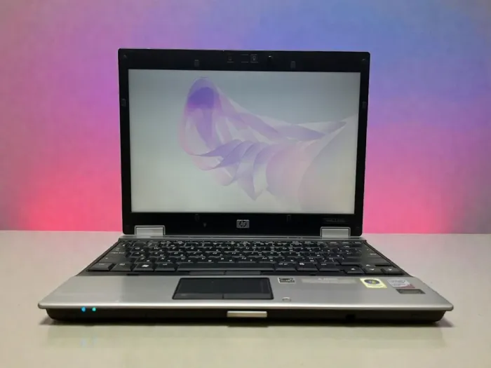 Нетбук HP EliteBook 2530p / 12.1" (1280x800) TN / Intel Core 2 Duo SL9400 (2 ядра по 1.86 GHz) / 4 GB DDR2 / 120 GB SSD / Intel GMA X4500 Graphics / WebCam б/в - изображение 2