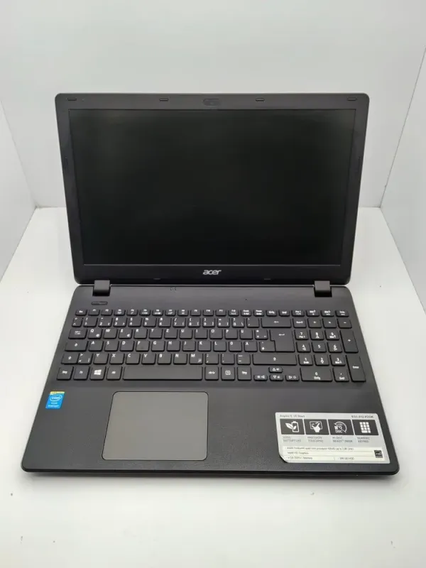 Ноутбук Acer Aspire ES1-512 / 15.6" (1366x768) TN / Intel Pentium N3540 (4 ядра по 2.16 - 2.66 GHz) / 4 GB DDR3 / 500 GB HDD / Intel HD Graphics / WebCam б/в - зображення 2