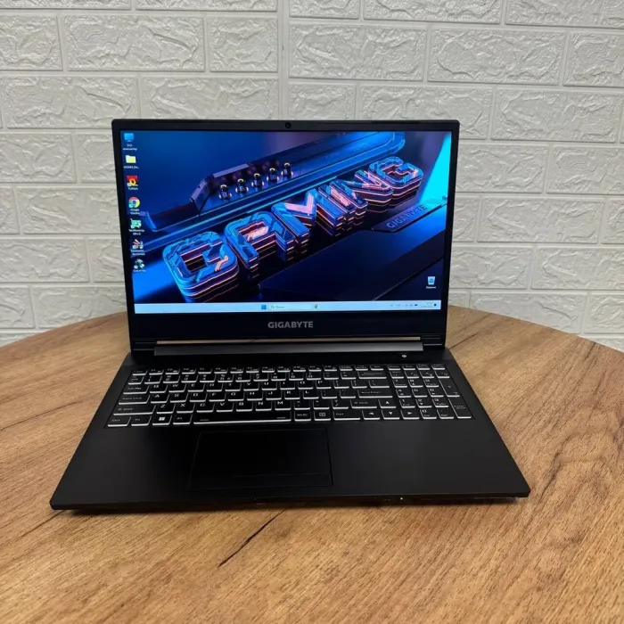 Ігровий ноутбук Б-клас Gigabyte A5 K1 / 15.6" (1920x1080) IPS / AMD Ryzen 5 5600H (6 (12) ядер 3.3 - 4.2 GHz) / 16 GB DDR4 / 512 GB SSD / nVidia GeForce RTX 3060, 6 GB GDDR6, 192-bit / WebCam б/в - зображення 2