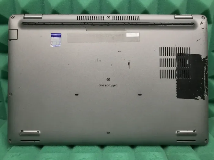 Ультрабук Б-клас Dell Latitude 5420 / 14" (1920x1080) IPS Touch / Intel Core i5-1145G7 (4 (8) ядра по 2.6 - 4.4 GHz) / 16 GB DDR4 / 256 GB SSD / Intel Iris Xe Graphics / WebCam / Windows 10 б/в - зображення 10