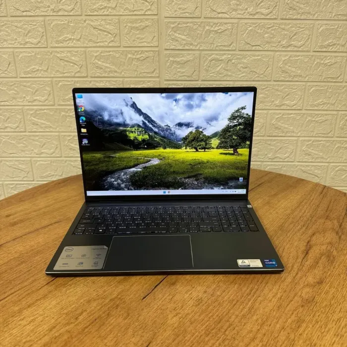 Ноутбук Dell Inspiron 16 Plus 7610 / 16" (3072x1920) IPS / Intel Core i7-11800H (8 (16) ядер по 2.3 - 4.6 GHz) / 16 GB DDR4 / 512 GB SSD / Intel UHD Graphics / WebCam б/в - зображення 2