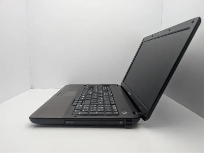 Ноутбук Samsung RV580 / 15.6" (1366x768) TN / Intel Core i3-330M (2 (4) ядра по 2.1 GHz) / 6 GB DDR3 / 1000 GB HDD / nVidia GeForce GT 330M, 1 GB GDDR3, 128-bit / WebCam / DVD-ROM б/в - зображення 5