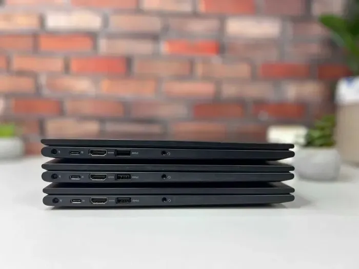 Ноутбук-трансформер Dell Latitude 3390 / 13.3" (1920x1080) IPS Touch / Intel Core i3-7020U (2 (4) ядра по 2.3 GHz) / 8 GB DDR4 / 256 GB SSD / Intel UHD Graphics 620 / WebCam / Win 10 Pro б/в - зображення 4