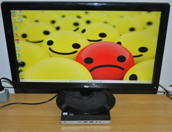 Комплект ПК: HP ProDesk 600 G4 Desktop Mini USFF / Intel Core i3-8100T (4 ядра по 3.1 GHz) / 8 GB DDR4 / 240 GB SSD / Intel UHD Graphics 630 / Wi-Fi + Монітор Б-клас AOC 2236Vwa / 22" (1920x1080) TN / VGA + Windows 11 Pro б/в - зображення 6