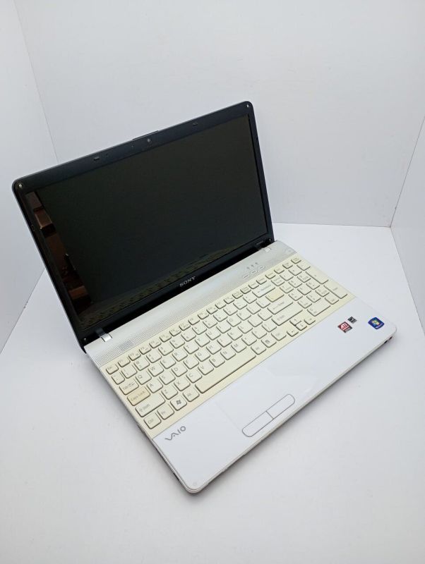 Ноутбук Sony VPC EB4E1R / 15.6" (1366x768) TN / Intel Core i3-380M (2 (4) ядра по 2.5 GHz) / 6 GB DDR3 / 120 GB SSD / Intel Graphics / WebCam б/в - зображення 6