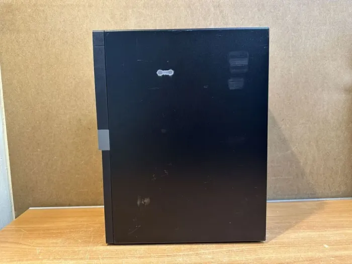 Комп'ютер Б-клас Dell OptiPlex 7070 Tower / Intel Core i5-9500 (6 ядер по 3.0 - 4.4 GHz) / 8 GB DDR4 / 240 GB SSD / Intel UHD Graphics 630 / 260W / DisplayPort б/в - зображення 4