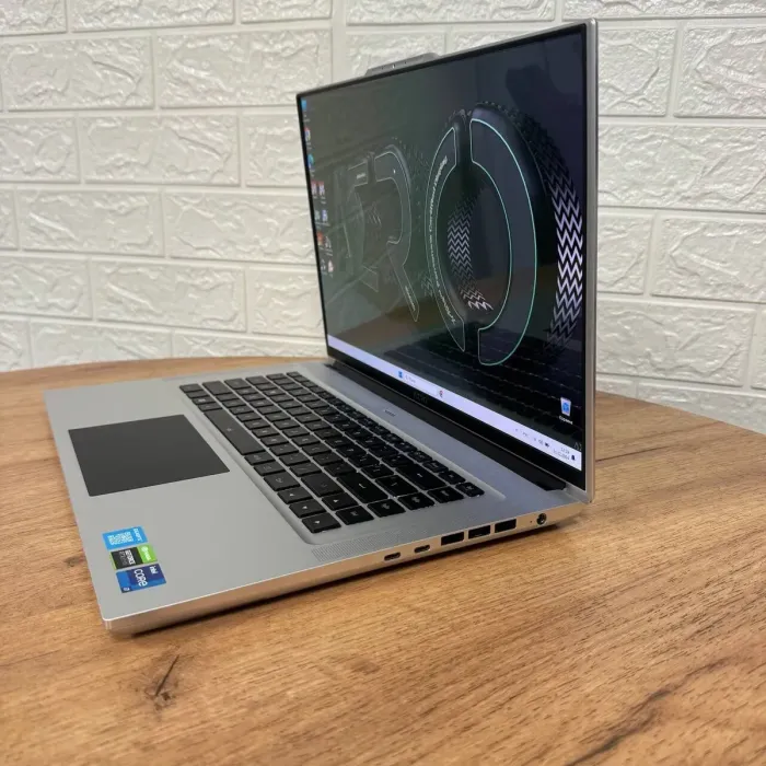 Ігровий ноутбук Gigabyte Aero 16 XE5 / 16" (3840x2400) OLED / Intel Core i7-12700H (14 (20) ядер по 3.5 - 4.7 GHz) / 32 GB DDR5 / 1000 GB SSD / nVidia GeForce RTX 3070 Ti, 8 GB GDDR6, 256-bit / WebCam б/в - зображення 5